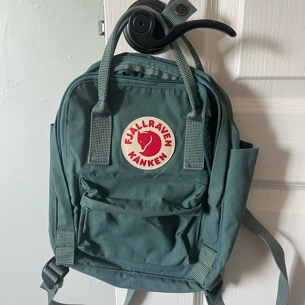 Fjallraven Kanken Mini Backpack 7L, Frost Green